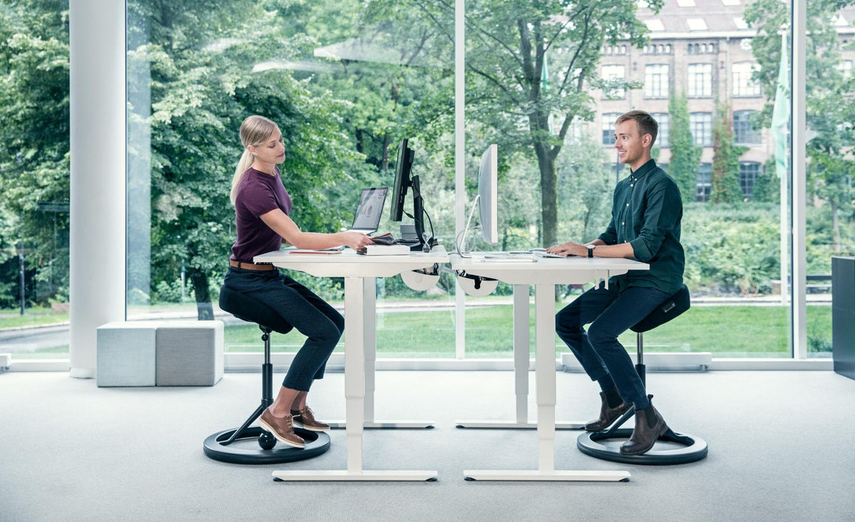Are Saddle Chairs Suitable for Short and Tall Users?
