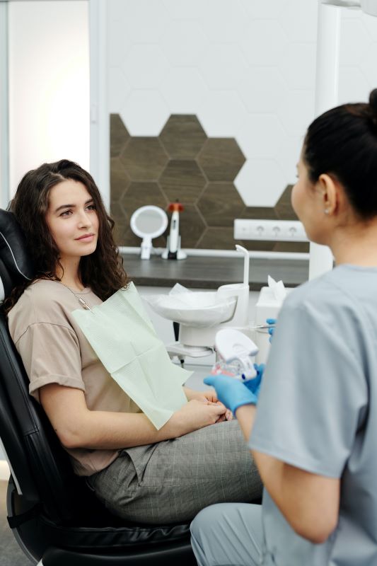 How Saddle Dental Chairs Improve Patient Comfort and Experience - Sit Healthier