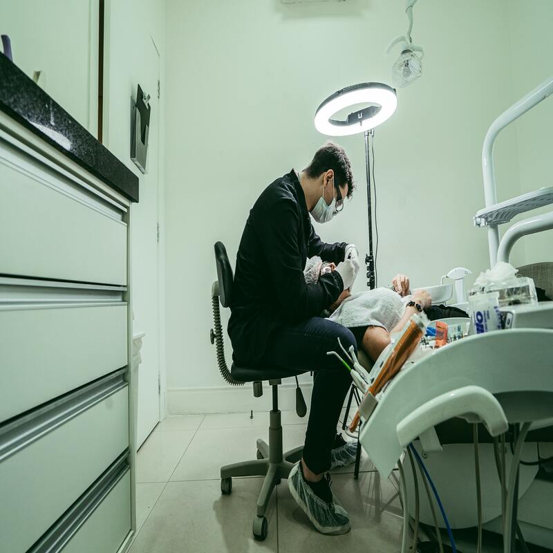 How to Choose the Best Ergonomic Dentist Stool for Your Needs - Sit Healthier