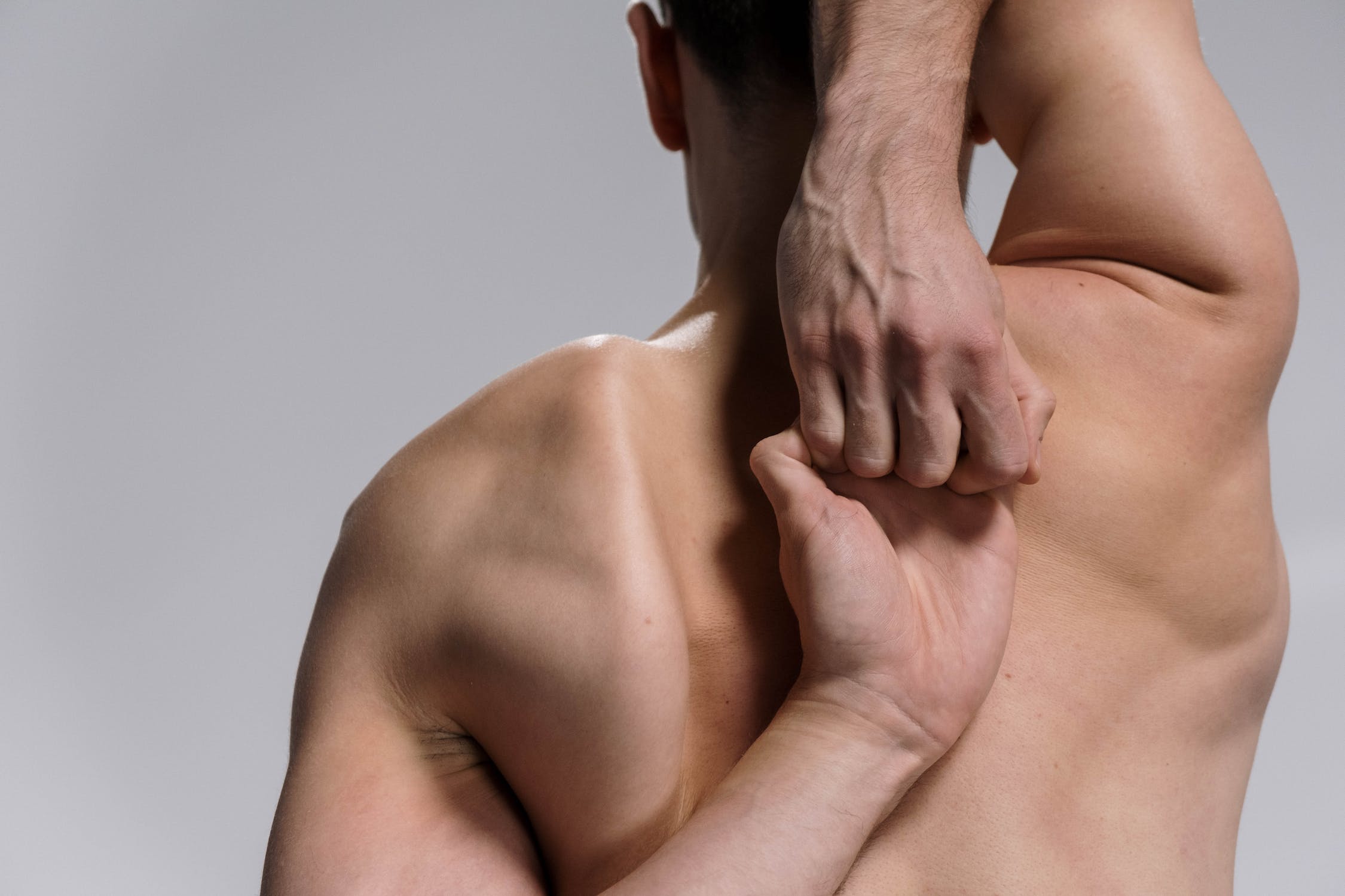 Improve Your Posture with a Saddle Chair: Benefits and Tips - Sit Healthier