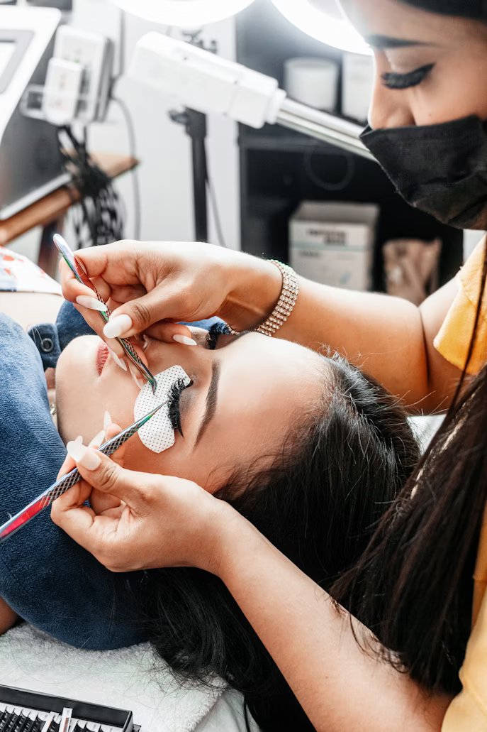 Lash Artists: How the Right Chair Improves Client Results - Sit Healthier