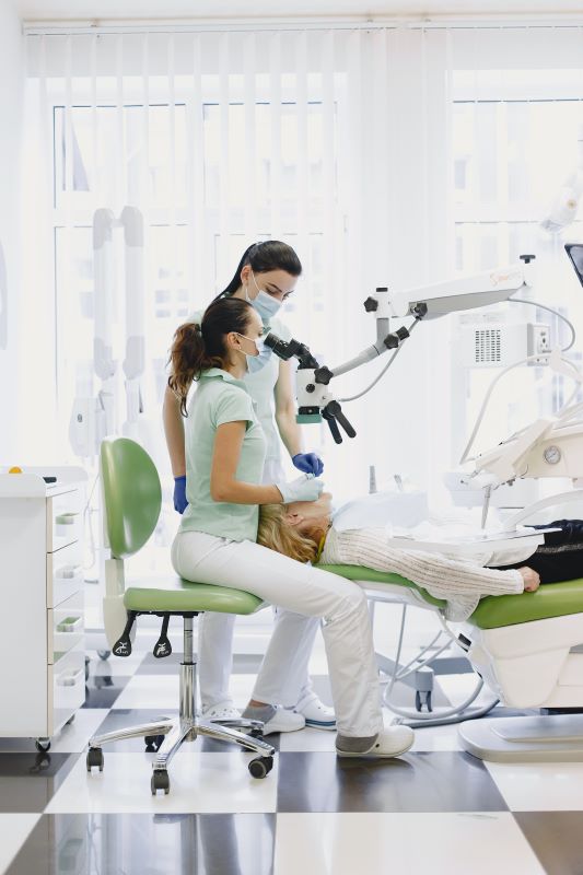 The Benefits of Using Saddle Chairs in Dentistry