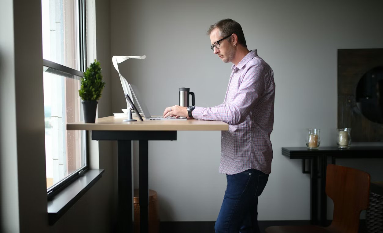 Saddle Chair + Standing Desk Setup Guide for Perfect Posture - Sit Healthier