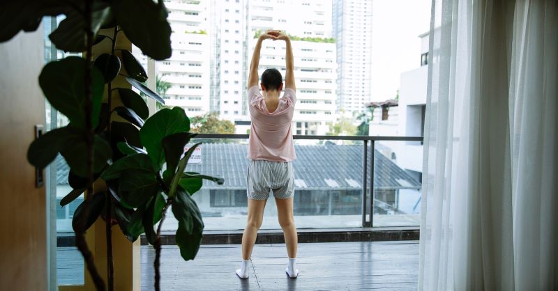 The Benefits of Using a Saddle Stool for Your Back Pain - Sit Healthier
