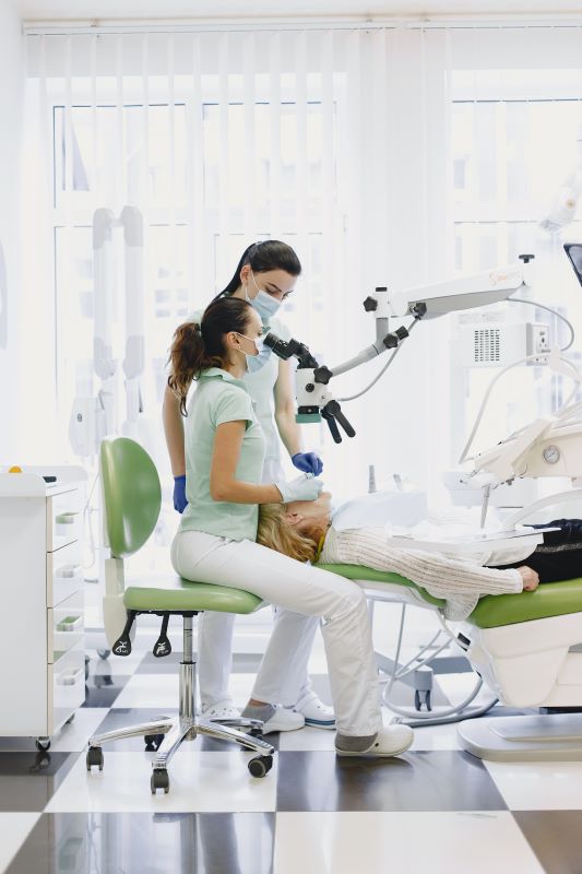 The Benefits of Using Saddle Chairs in Dentistry - Sit Healthier