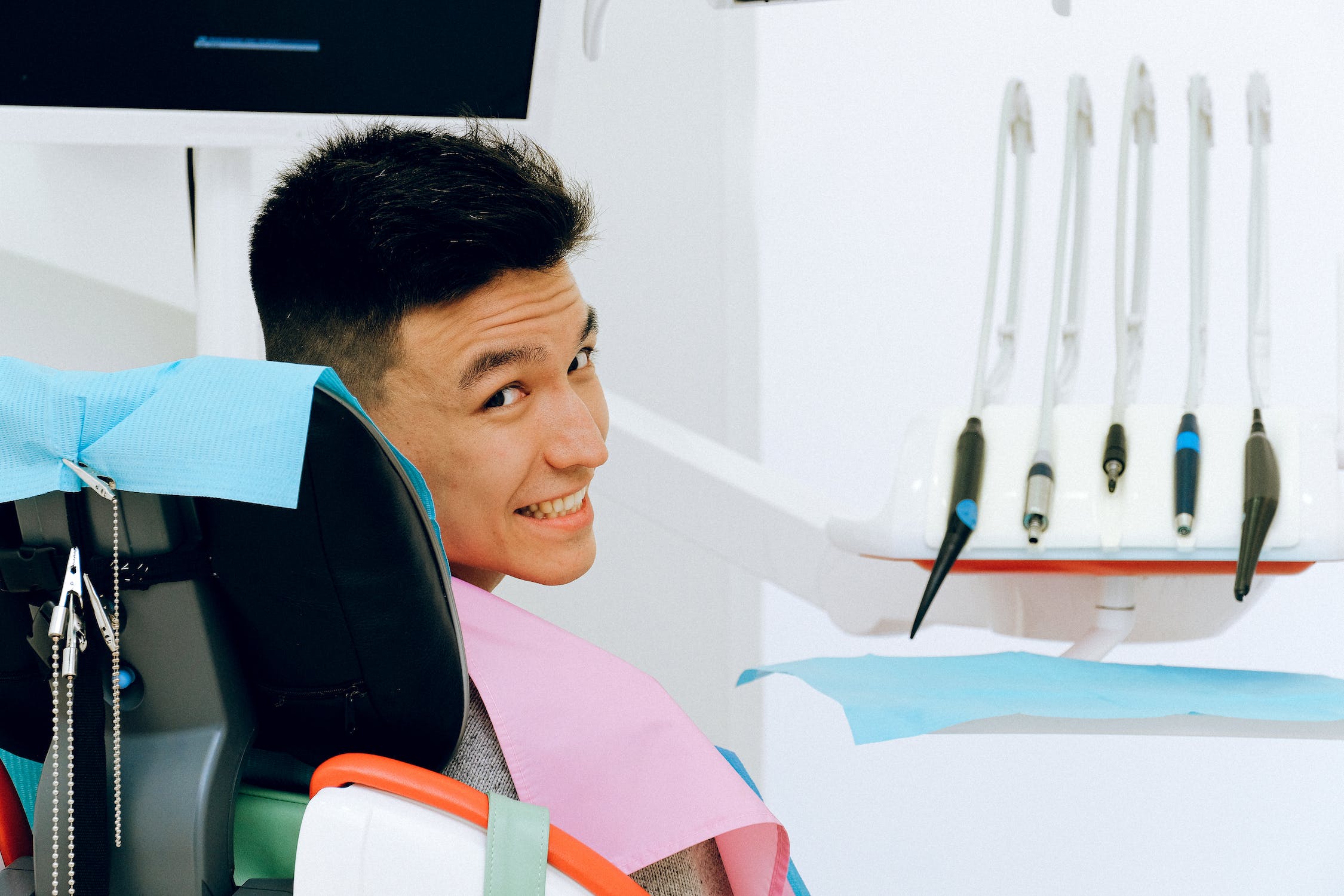 The Ultimate Guide to Choosing the Best Saddle Chair for Dentists - Sit Healthier