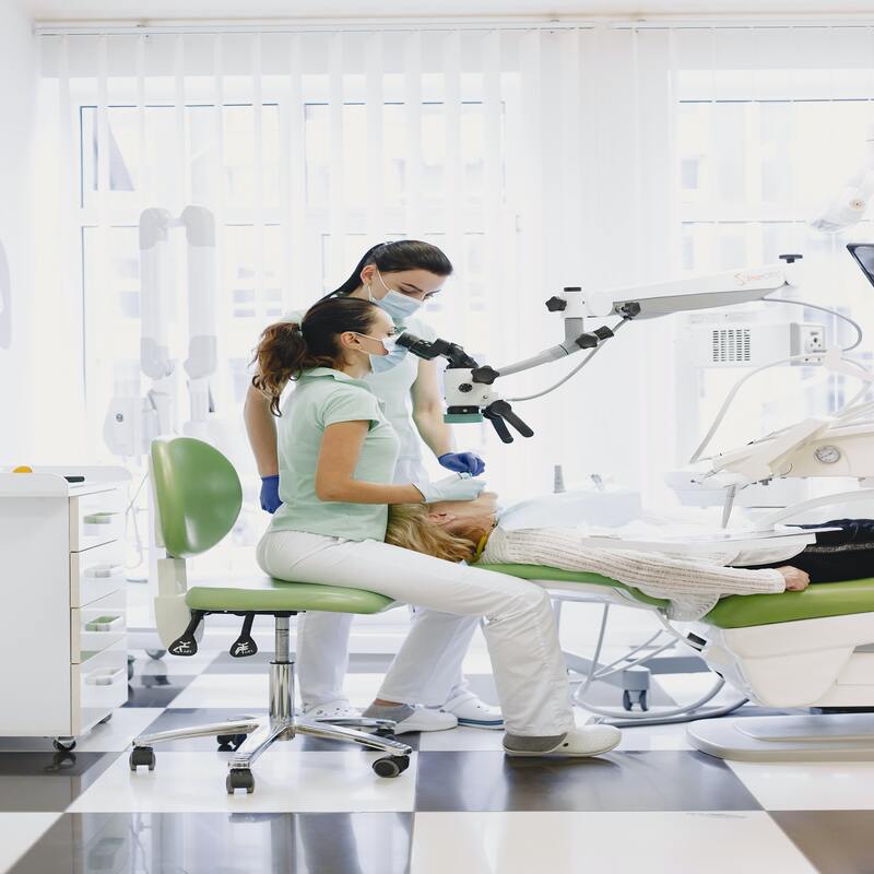 Why an Ergonomic Dentist Stool is Essential for Your Practice - Sit Healthier