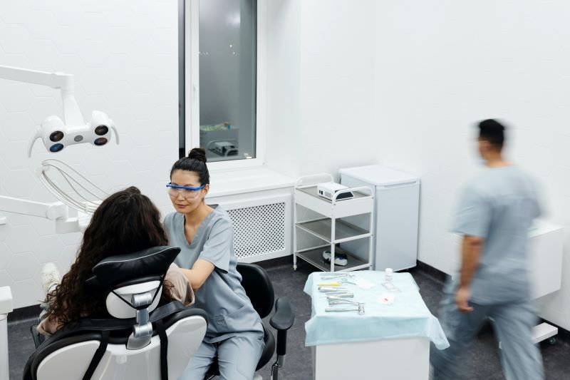 Why Saddle Dental Chairs Are the Future of Dentistry - Sit Healthier