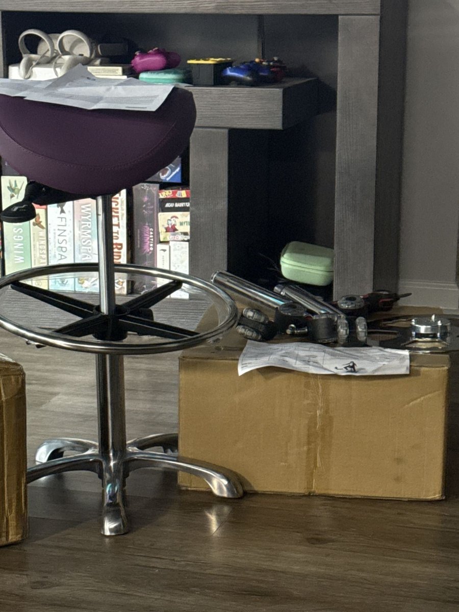 (Open box) Small Hydraulic Saddle Shape Rolling Stool with Tilt-able Seat – Purple (SH19320) - Sit Healthier